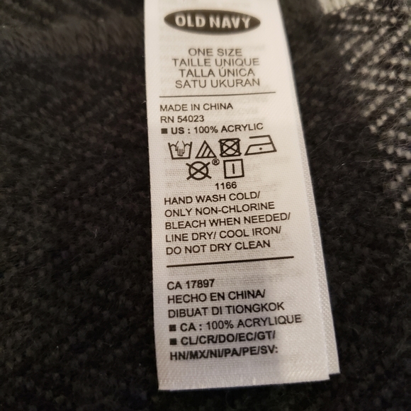 Old Navy Grey Scarf with Stripe Detail - Picture 2 of 6